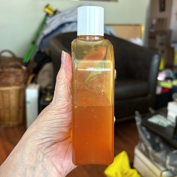 Crabtree & Evelyn Swiss Skin Carr Foaming Bath Gel 300ml.  Half Left.  Disc.! - Picture 4 of 4